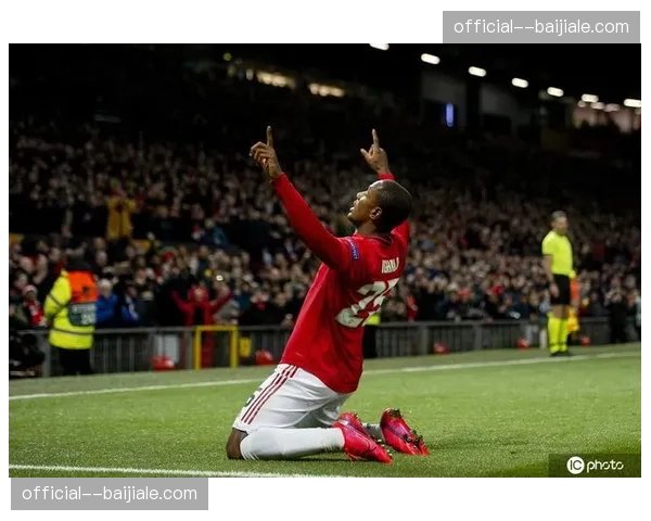 泰厄斯琼斯助攻失误比7.47 买断市场控场大师引多队关注